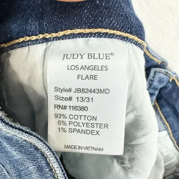 Judy Blue High Waist Wide Hem Flare Jeans Size 13/31 Medium Wash Stretch - Picture 8 of 8